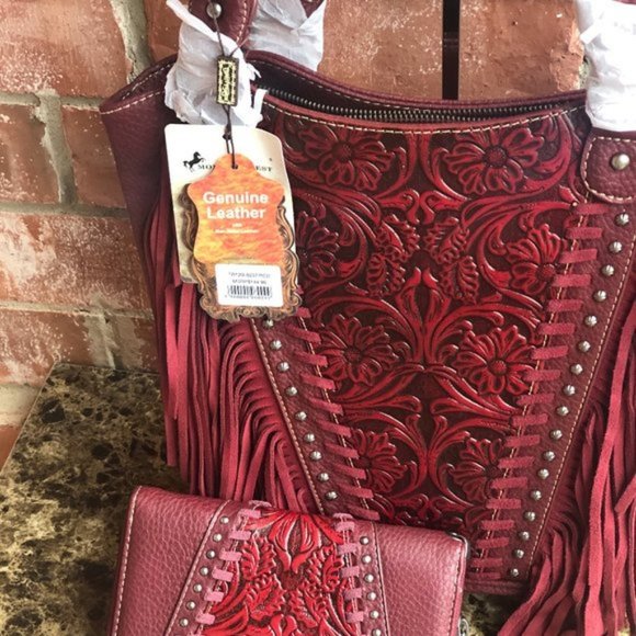 Montana West Trinity Ranch Concealed Carry Tote - Picture 3 of 8